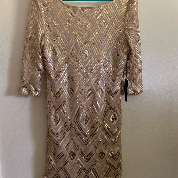City Triangle Gold Sequin Open Backed Dress. NWT - Picture 4 of 10